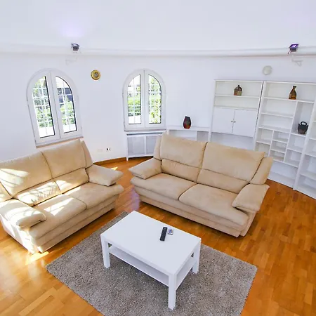 ヴィラ Santorini カンブリルス